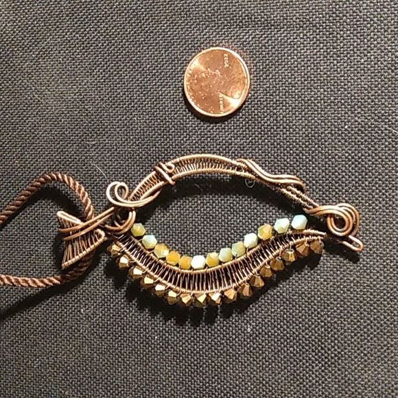 Handcrafted wire wrapped leaf necklace - Picture 3 of 3